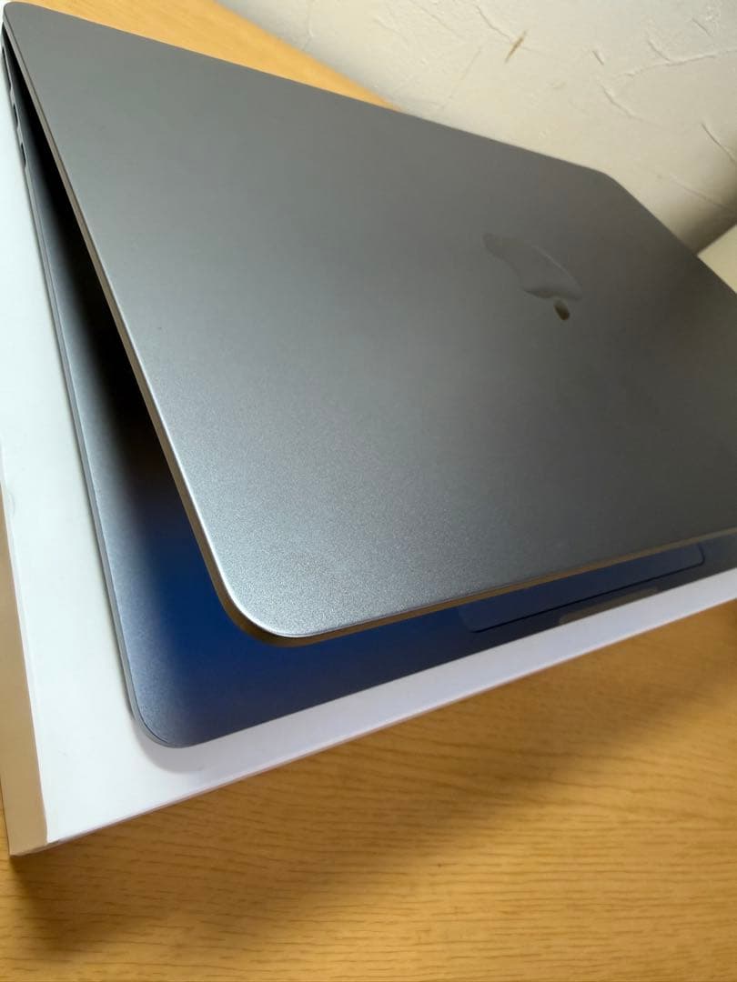 MacBook Air M2 (2022)スペースグレー 13.6インチ