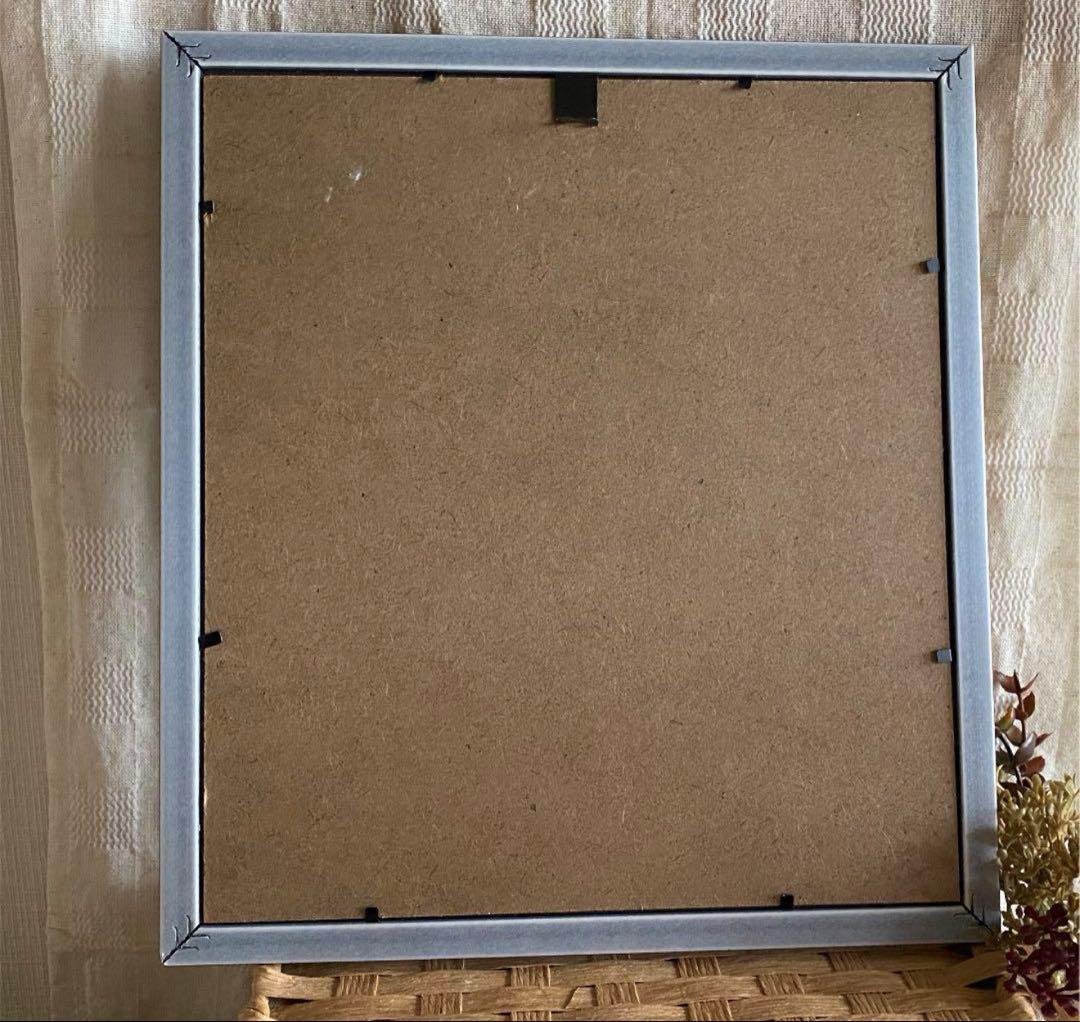 絵画 。壁掛け絵原画手描き【部屋の中で花瓶を片付ける少女とバレエを踊る黒猫】