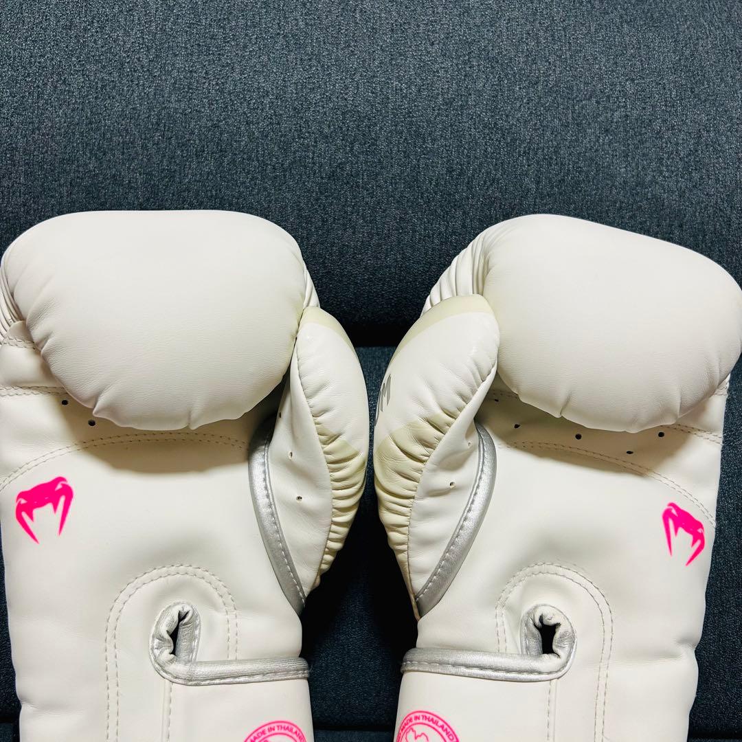 VENUM ボクシンググローブ 12oz ホワイト