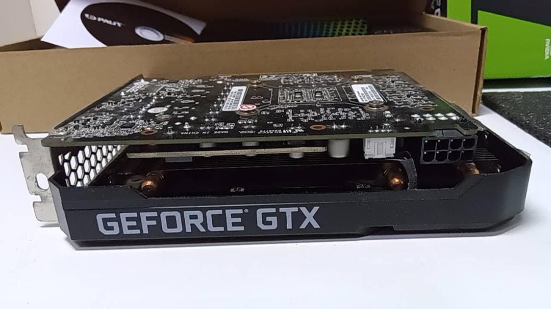 Palit GeForce GTX 1660 6GB StormX OC 使用中