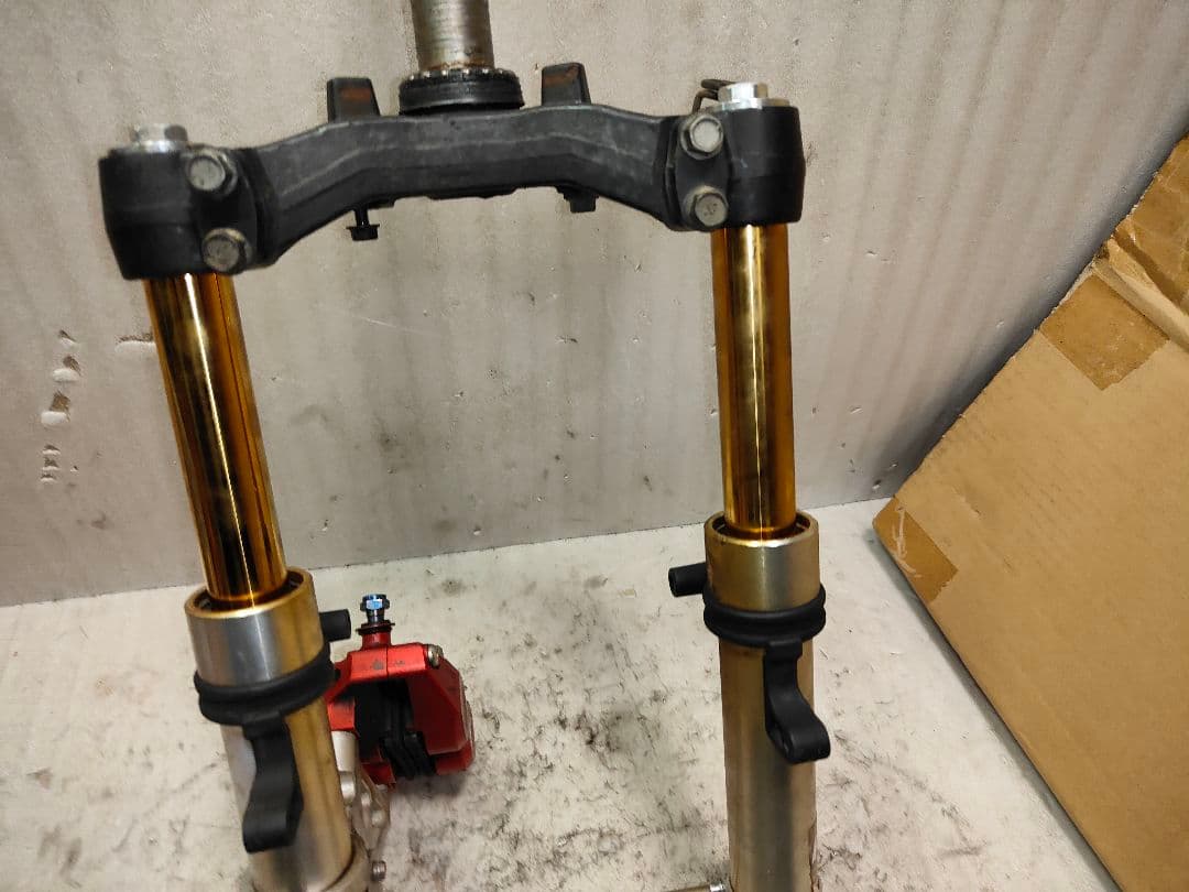 シグナスX 用 30パイ RPMレーシング製フォーク ラジアルキャリパー付き