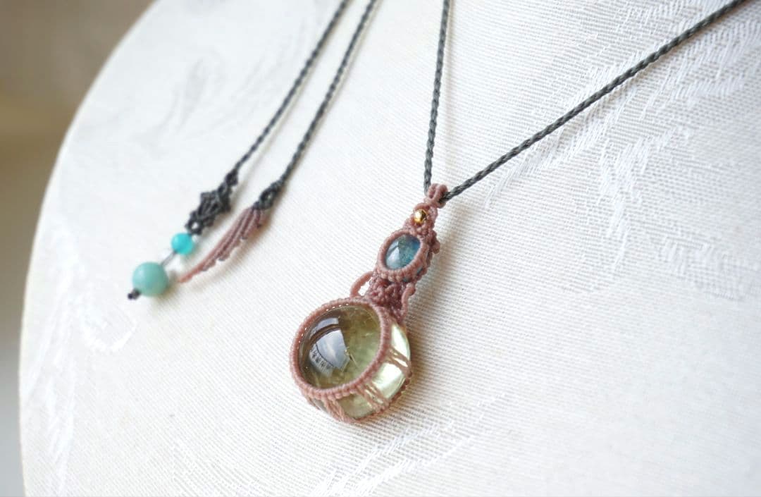 《山霞》グリーンアメジスト　グリーンカイヤナイト　マクラメ　ネックレス