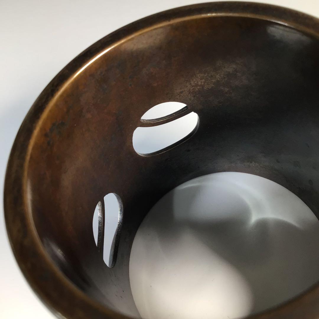 Ｍ３３８　蓋置　『銅製』『釜師　名越弥五郎(昌次)造』『吹貫蓋置』　共箱　茶道具