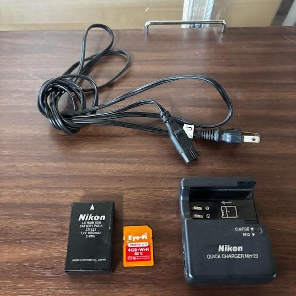 デジタルカメラ Nikon D60 AF-S 18-55mm VR Nikon SB-26