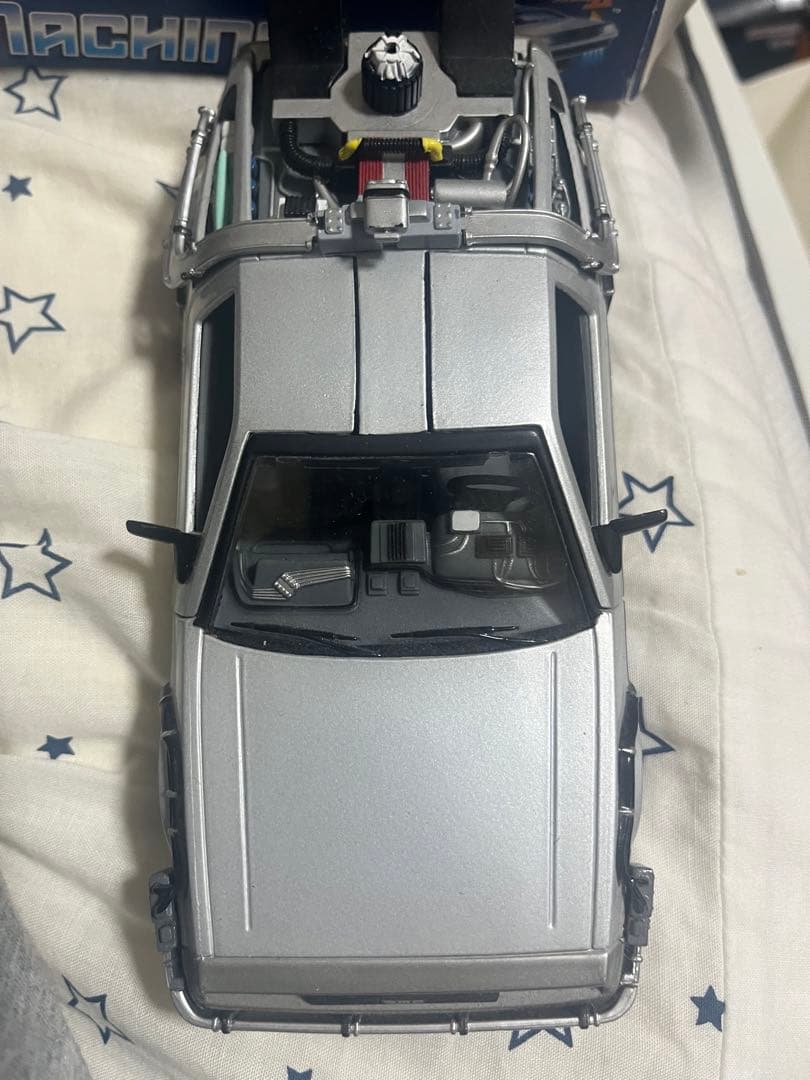 バックトゥザフューチャー　デロリアン