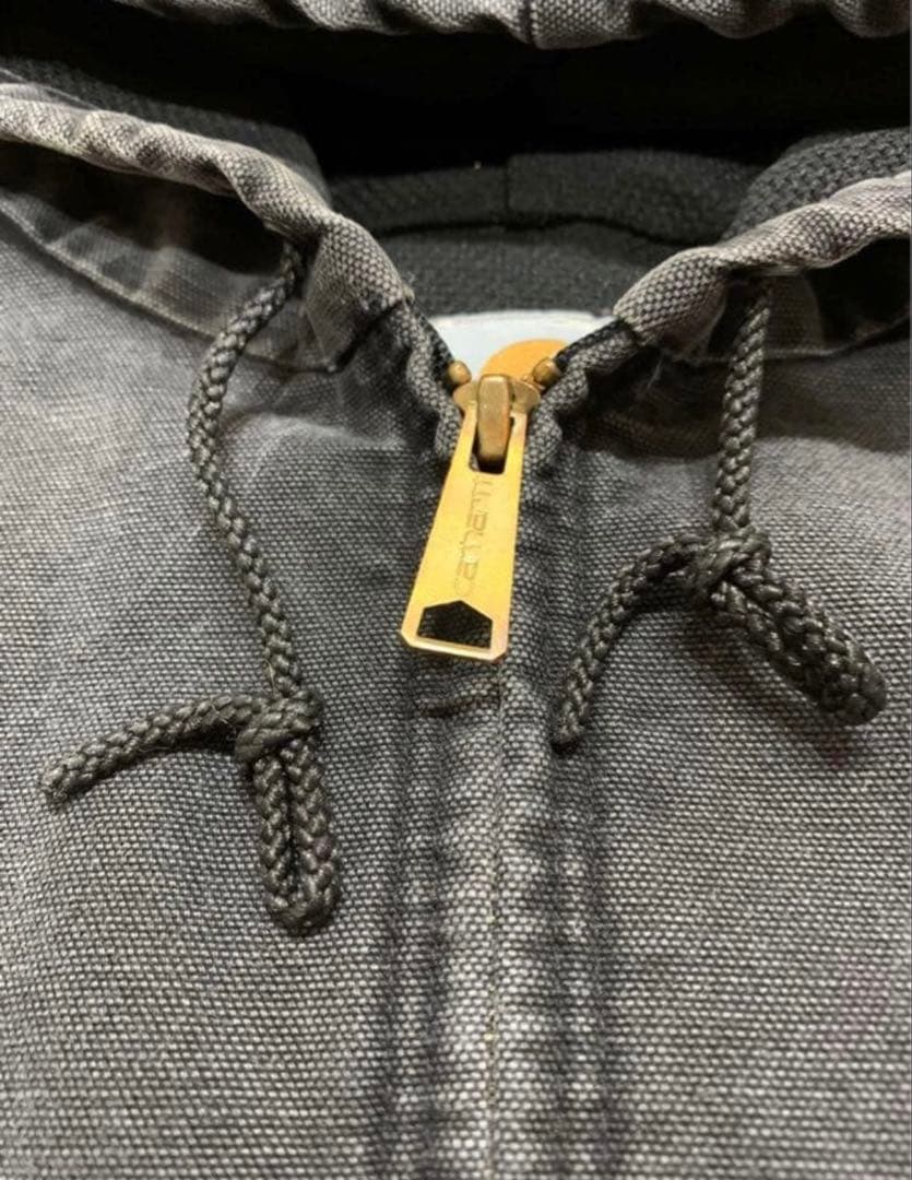 カーハート　carhartt　アクティブジャケット　星型タグ　黒