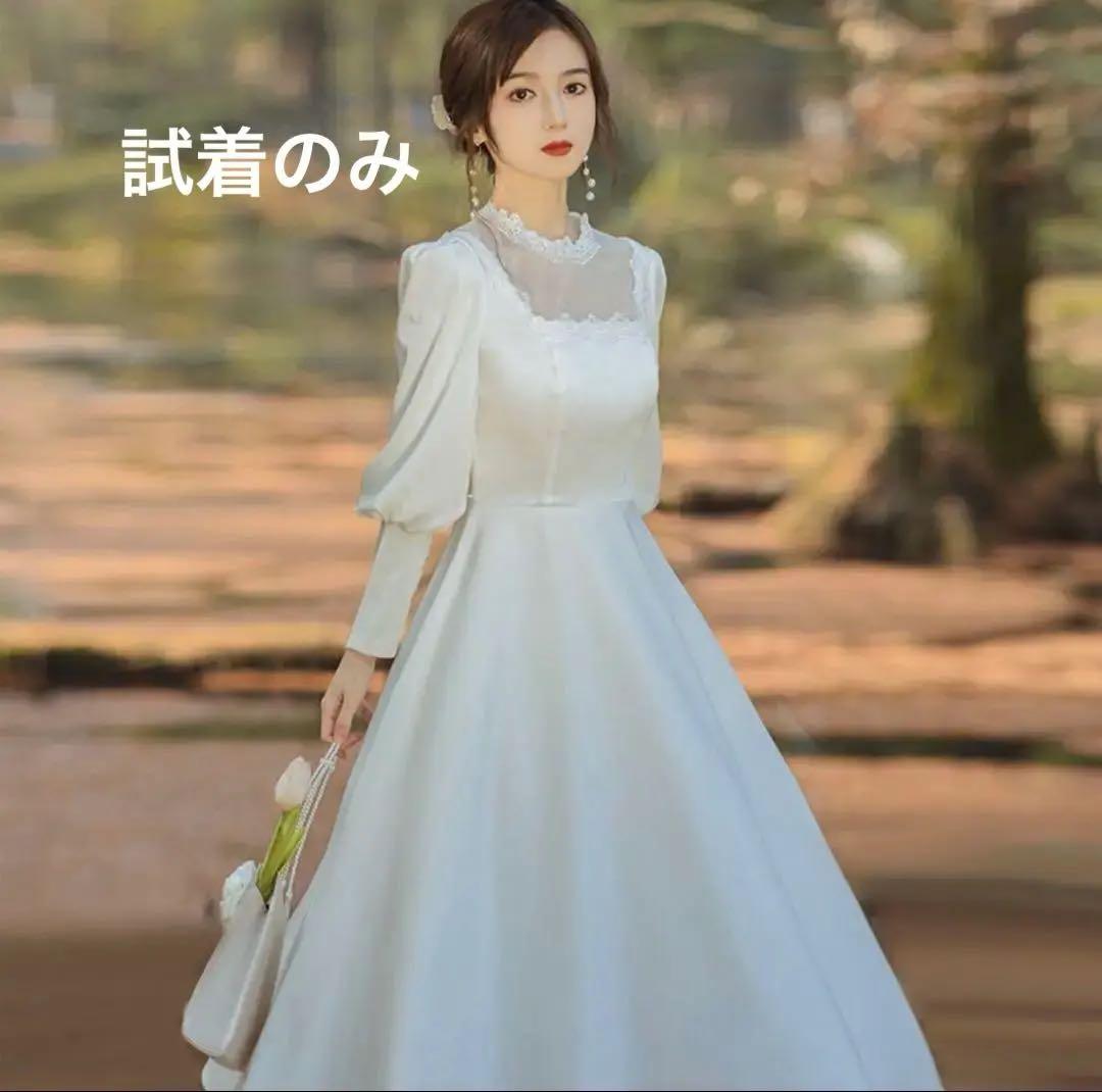レトロ風ウェディングドレス(袖あり)