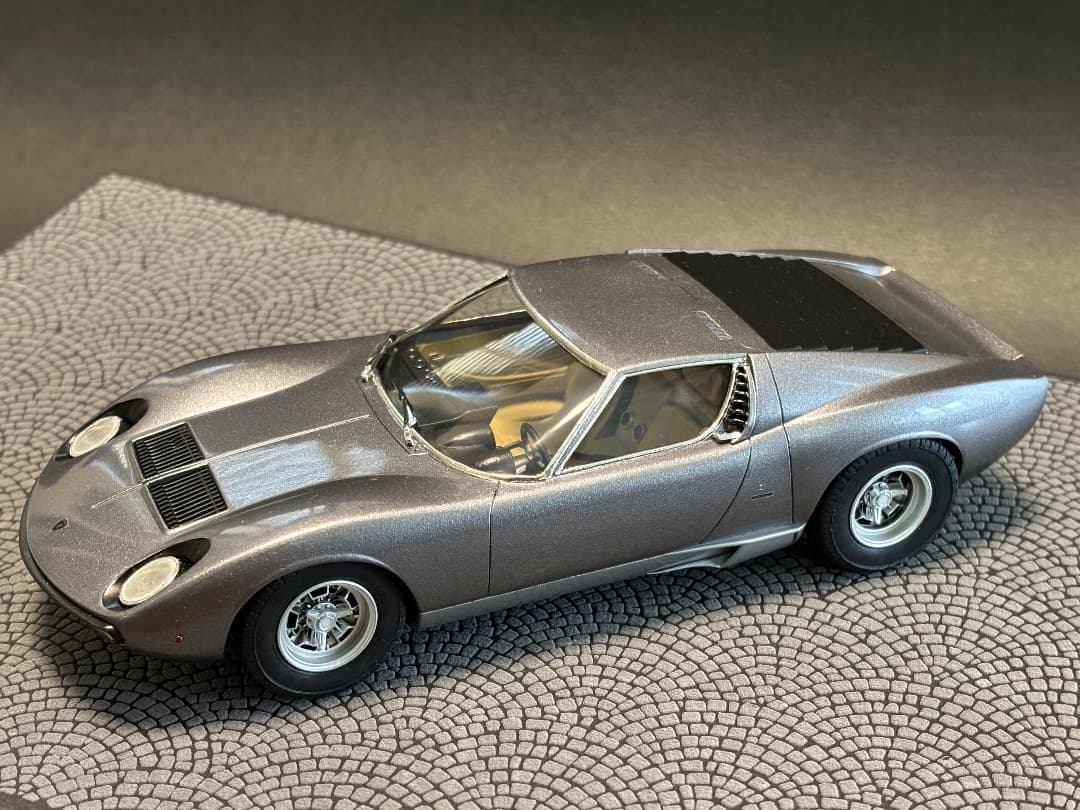 ハセガワ　ランボルギーニミウラ 1/24 完成品