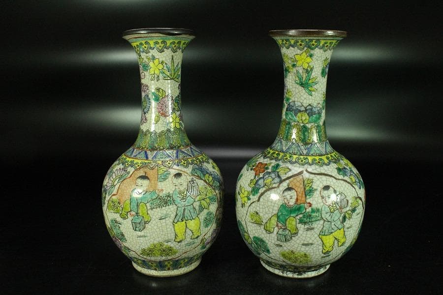 中国美術 色絵 唐子草花紋 瓶 一対 旧家蔵出(MG999)