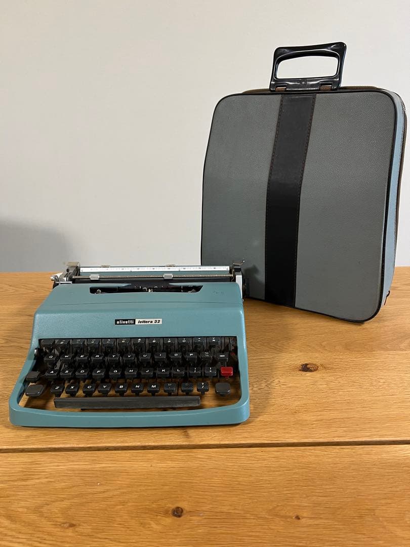 タイプライター / Olivetti Lettera 32