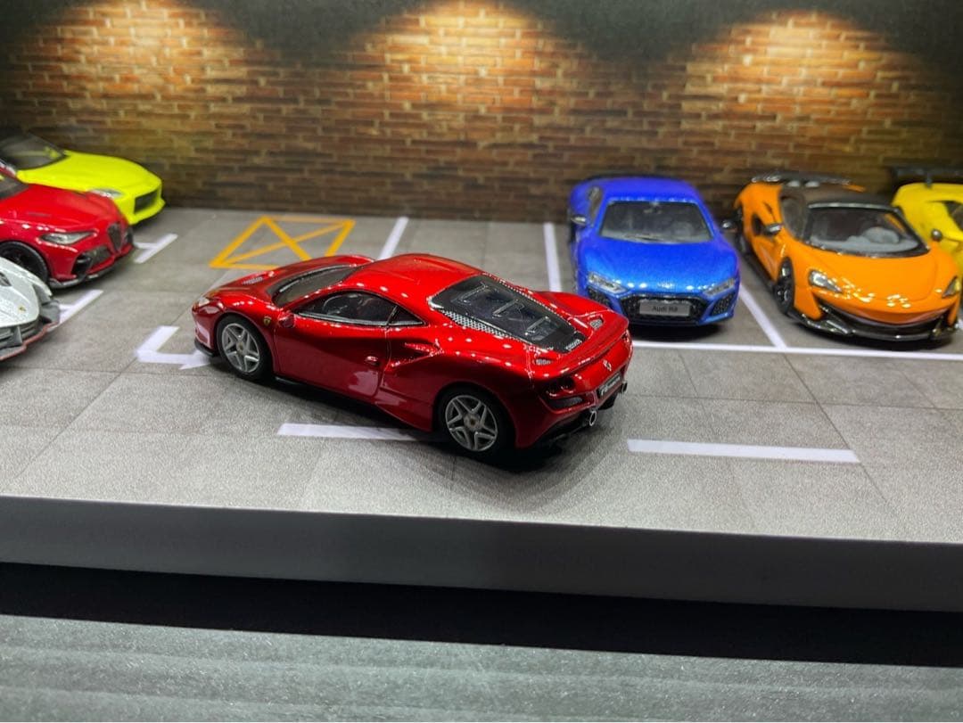 Ferrari F8 Tributo ミニカー 赤