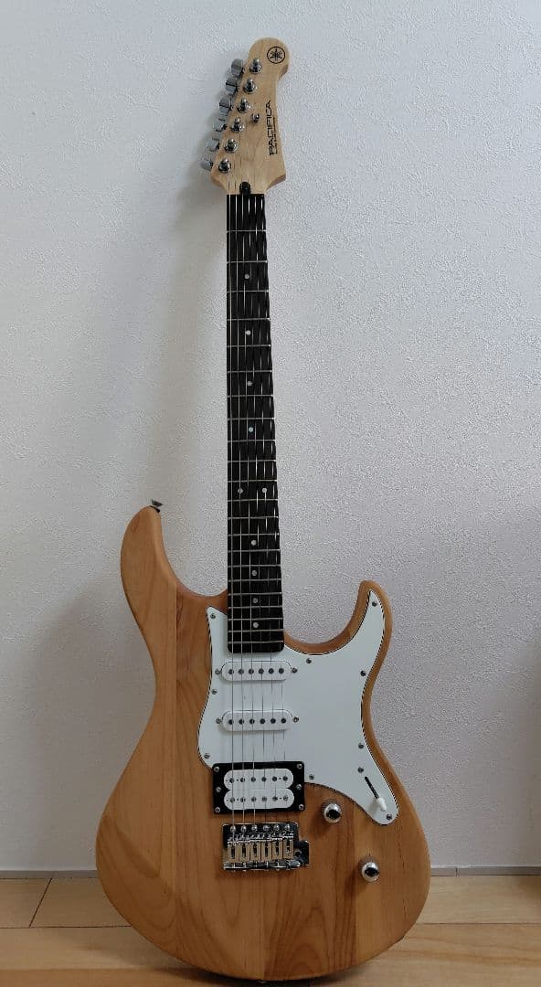 Yamaha PACIFICA112v エレキギター