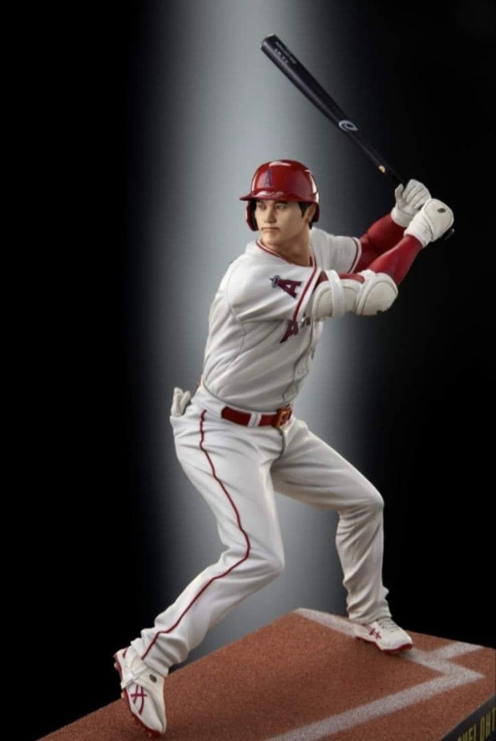 大谷翔平ローソン限定プレミアムフィギュア投、打.2体セット