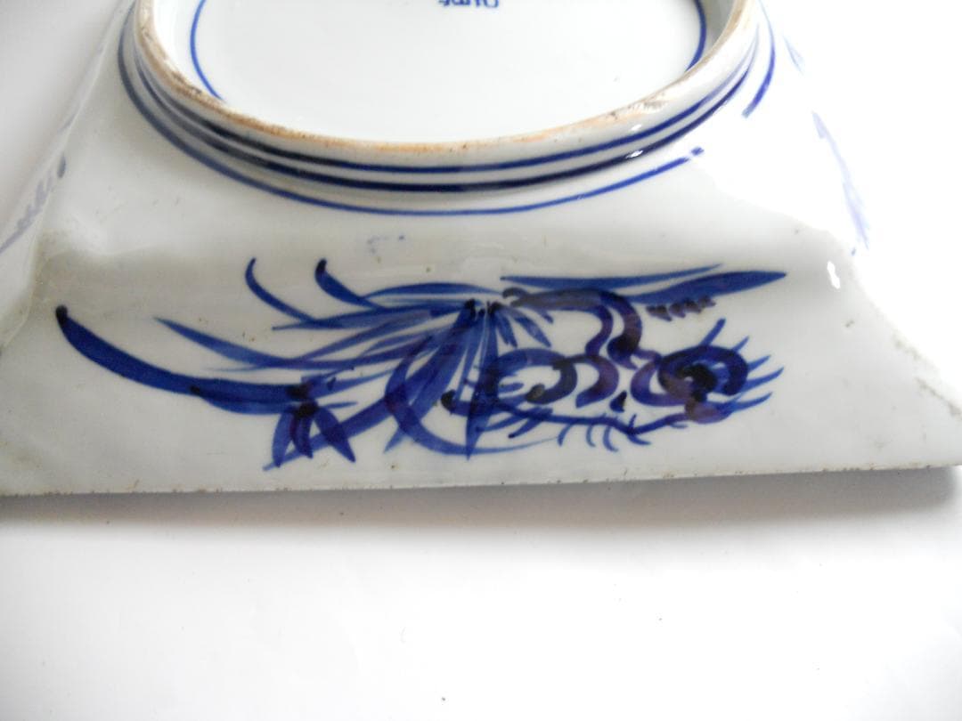 古伊万里 青磁染付 竹に雀 青磁 染付 超希少 大皿 です。