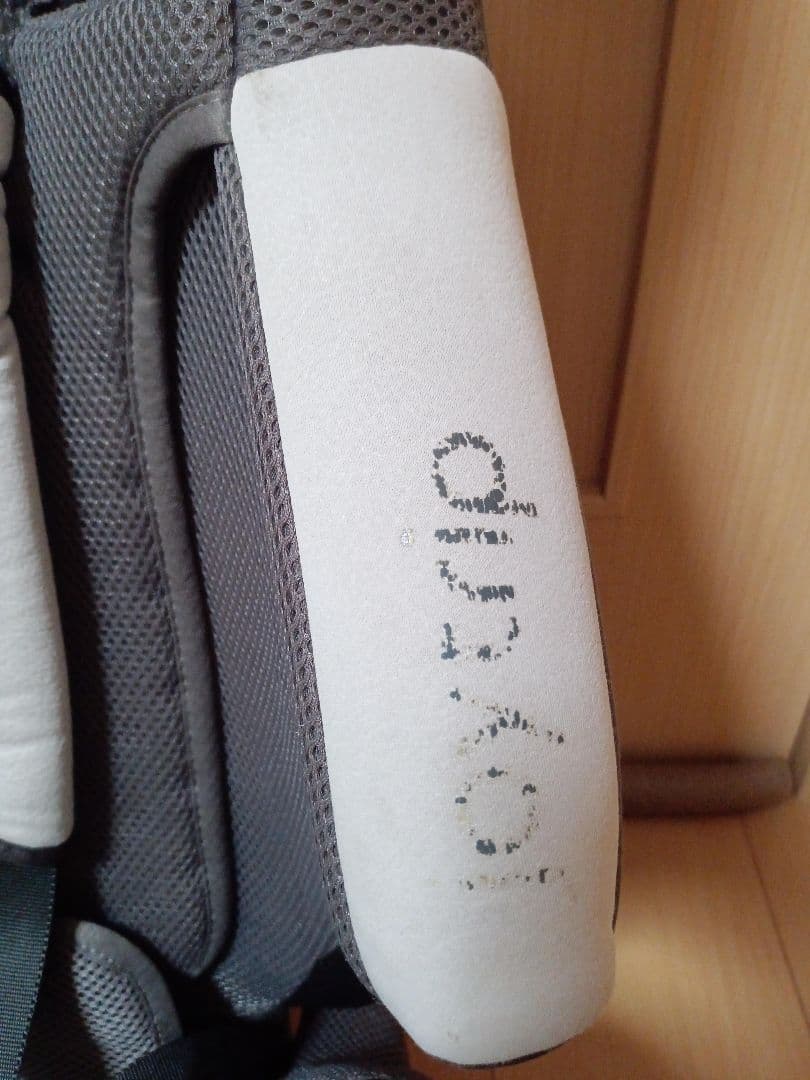 Combi 車用チャイルドシート グレー　ジョイトリップ