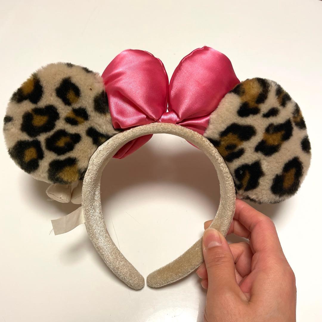 ☆ディズニー☆ミニーマウス　ヒョウ柄カチューシャ&ポシェット