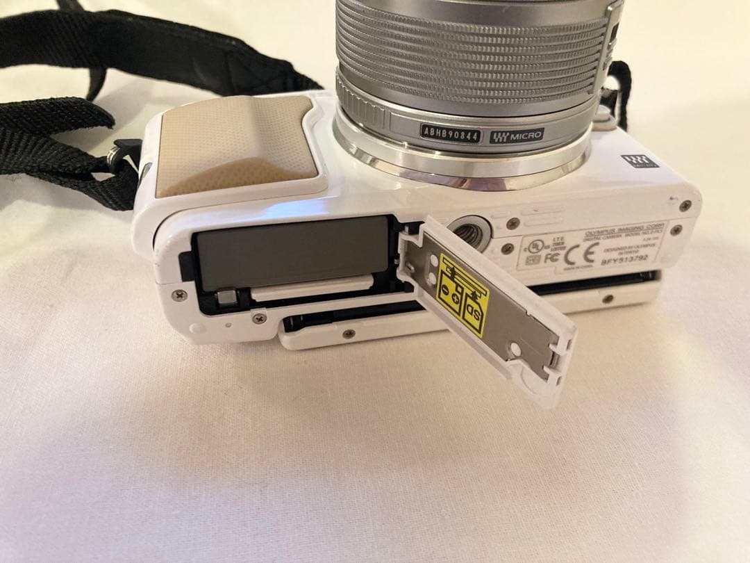 オリンパス OLYMPUS PEN Lite E-PL5 カメラ ミラーレス一眼