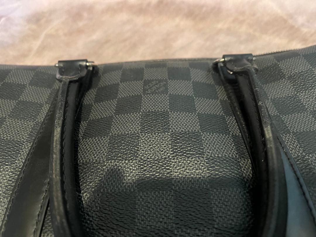 LOUIS VUITTON　ビジネスバック