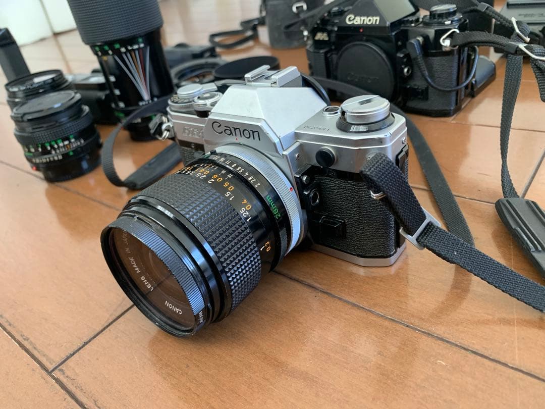 Canon AE-1 、A1一眼レフカメラ2台とレンズ、付属品多数セット