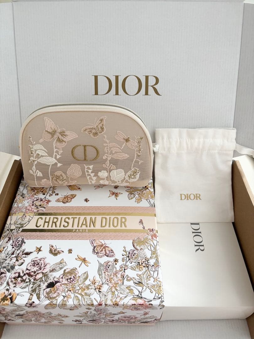 【限定】Dior マザーズデイ 母の日 ノベルティ 刺繍 ポーチ ギフトボックス