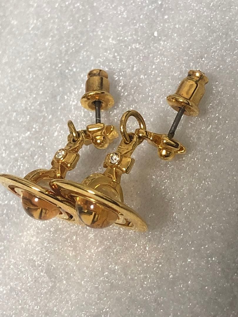 ヴィヴィアンウエストウッド　ピアス　オーブ　ゴールド色