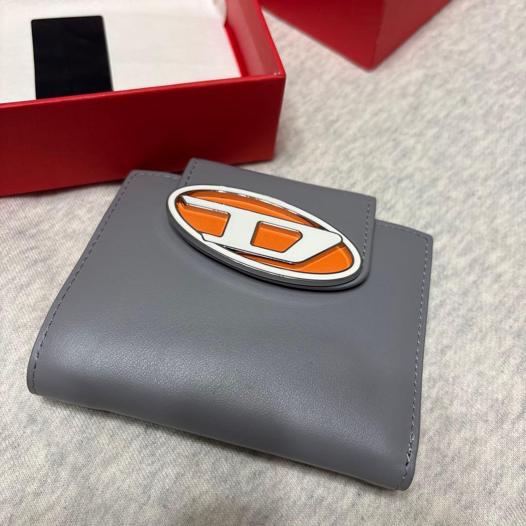 [Diesel] 極美品　希少モデル　レディース カウレザー 二つ折りウォレット