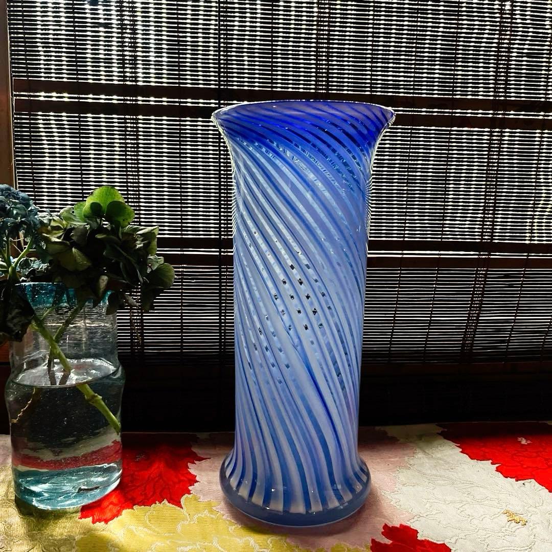 骨董　時代ガラス　希少　流線　スパイラル　反り口　円柱型　筒型　花器　花瓶