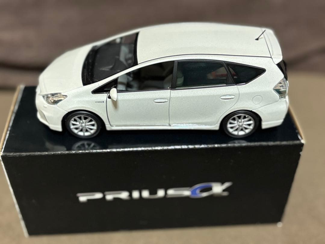 トヨタ プリウス α 非売品ミニカー
