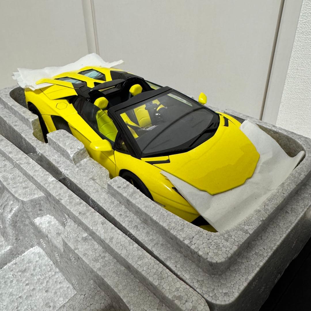 Autoart 1/18 ランボルギーニ アヴェンタドール ロードスター