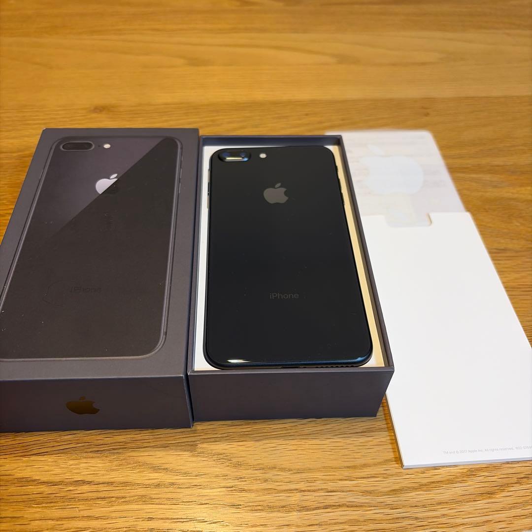 iPhone 8 Plus ブラック 本体　SIMフリー