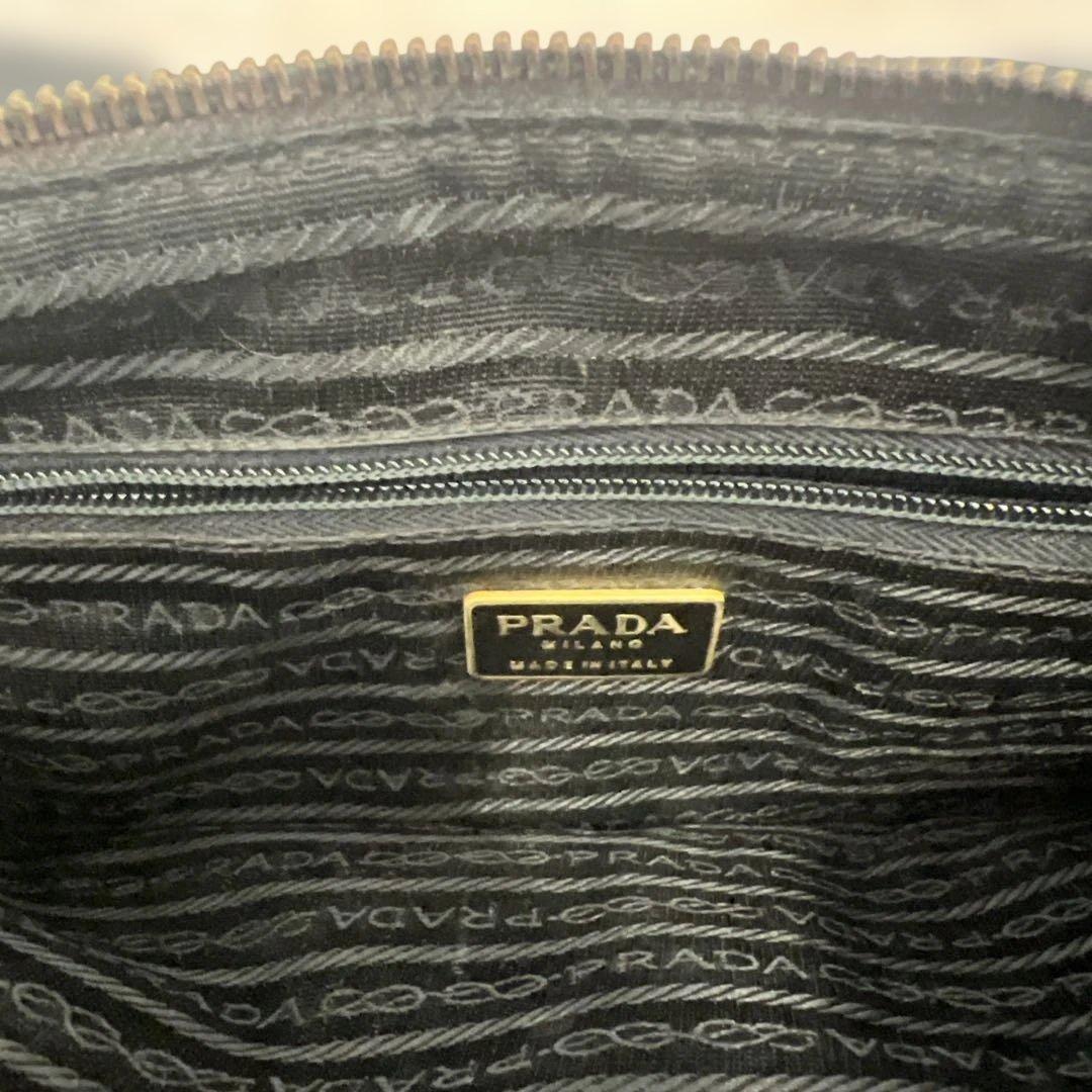 PRADA キルティング　ブラック