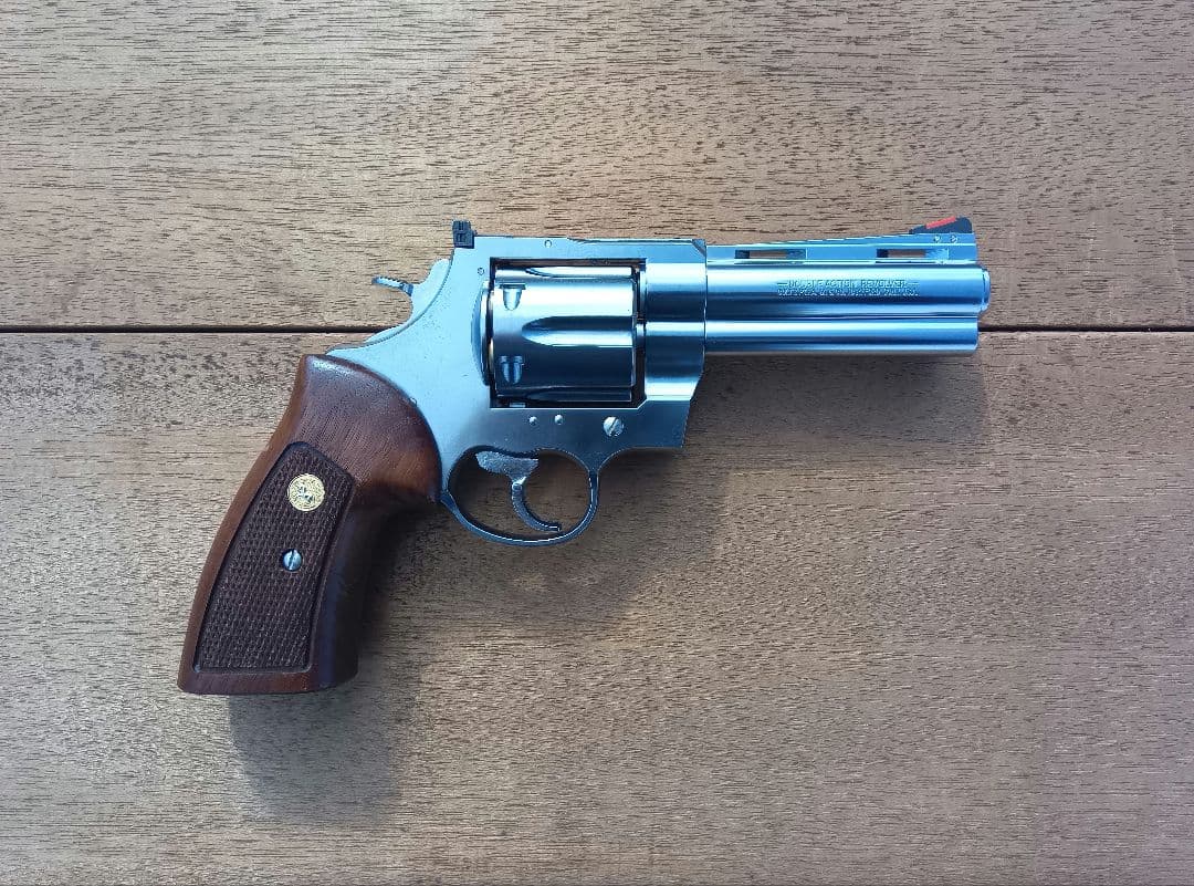 マルシン コルト アナコンダ ４インチ シルバーABS 木製グリップ