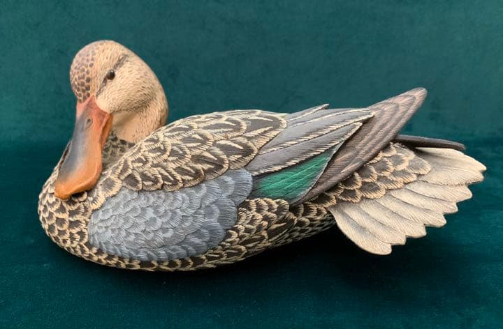 鴨、ハンドクラフトの木製彫像　美術工芸品