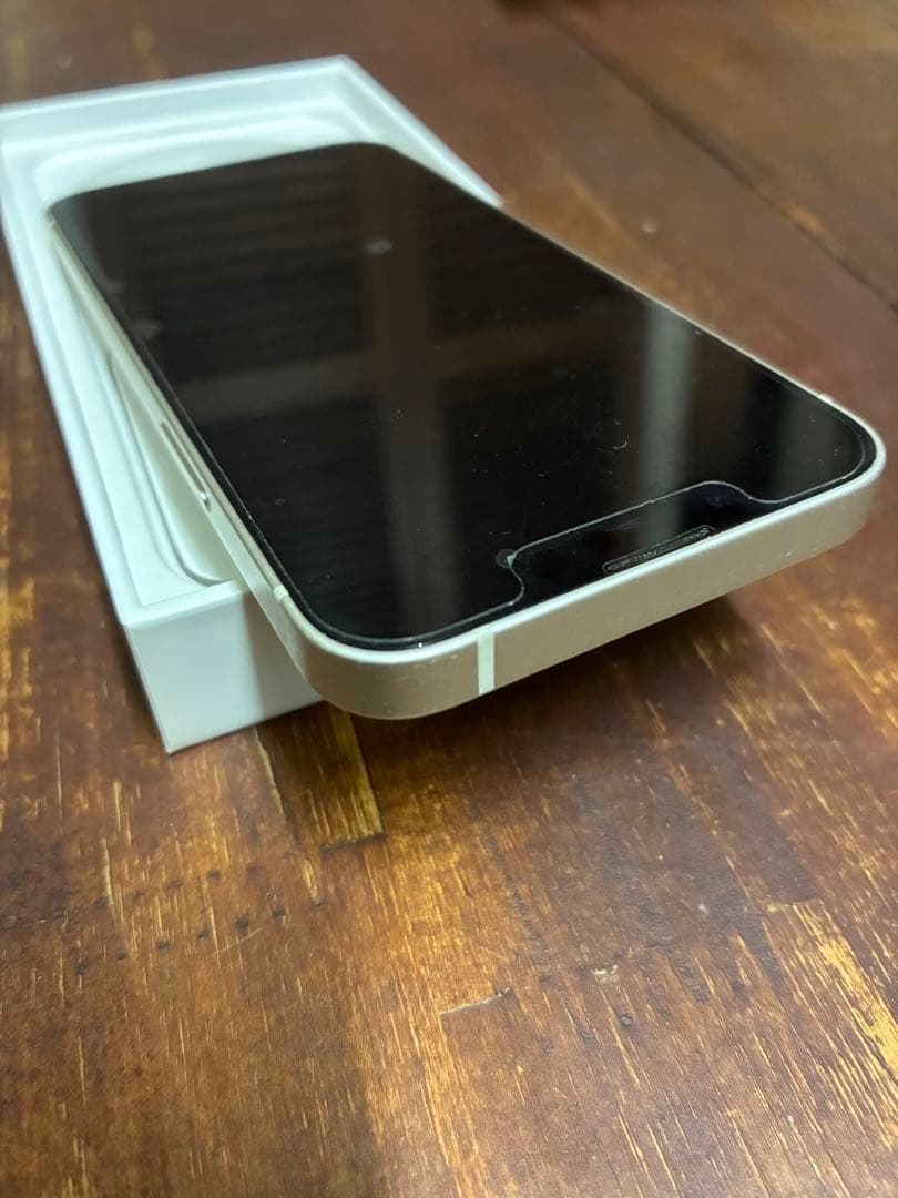 Apple iPhone 13 mini レザーケース付き