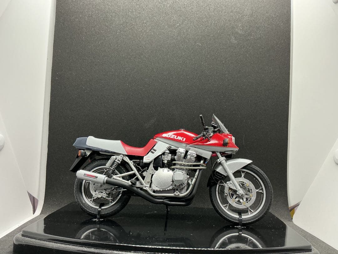 ⑨ スズキGSX1100Sカタナ　ヨシムラマフラー　プラモデル完成品