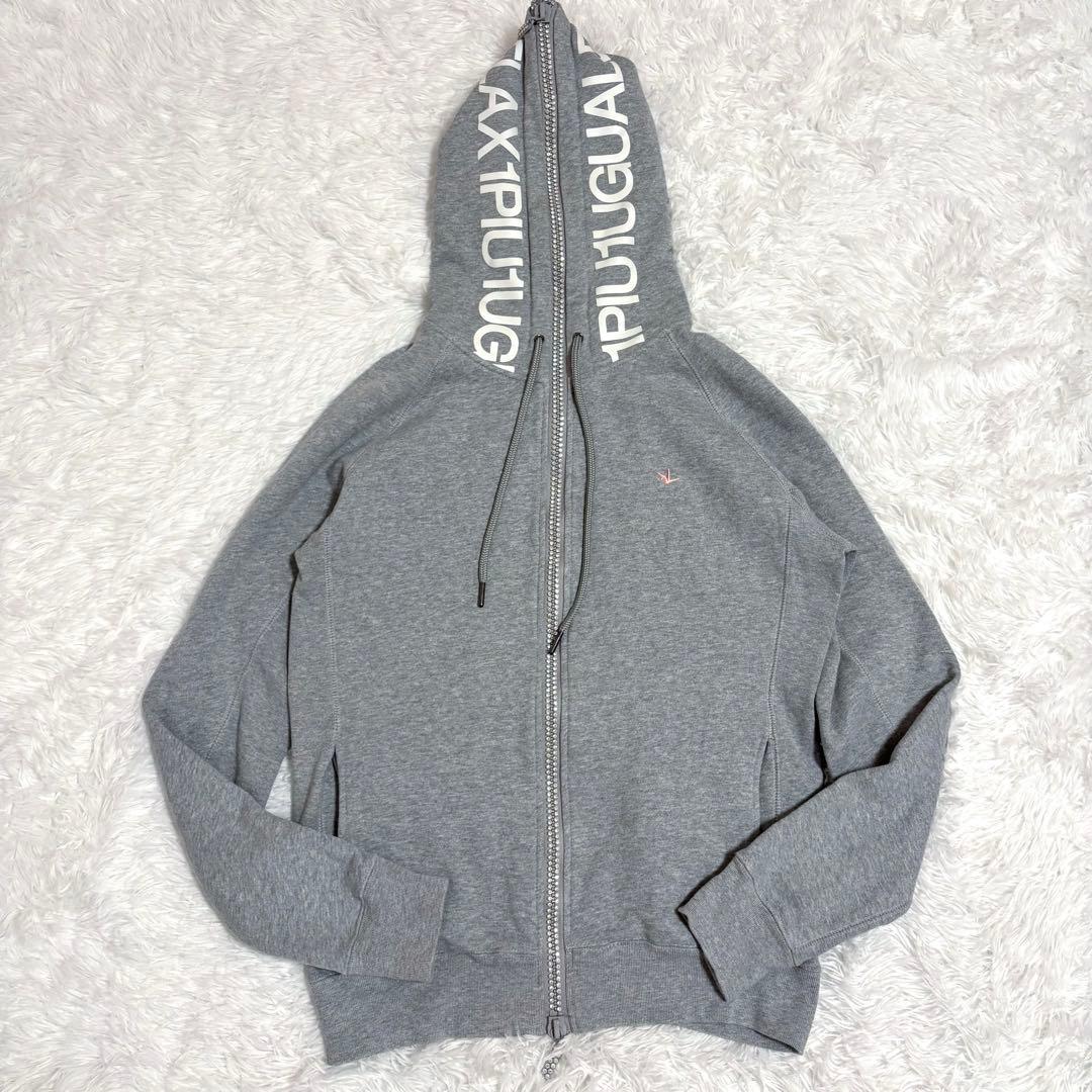 1PIU1UGUALE3 RELAX ビジュージップアップパーカー　ロゴ　XL