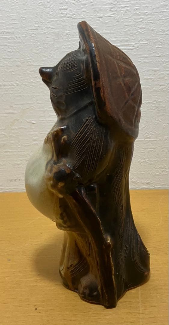 【たぬき/狸】縁起物　インテリア　オブジェ　工芸品　焼物　信楽焼？