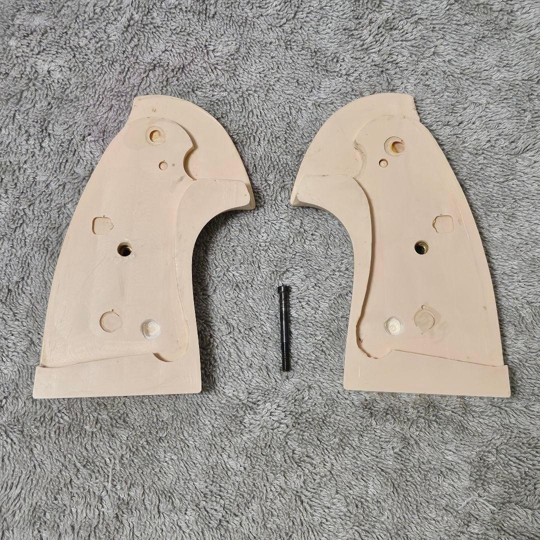 アルタモント コルト パイソン アイボリー 樹脂 グリップ 大蛇彫刻 パイソン柄