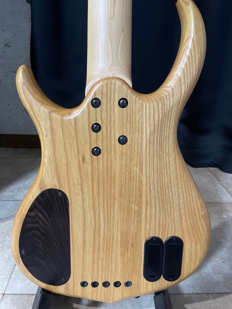 Sire / M7 Ash-5 NT 5弦ベース