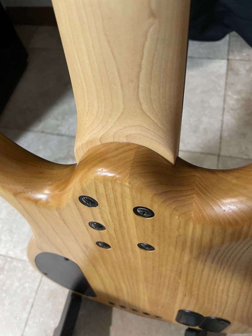 Sire / M7 Ash-5 NT 5弦ベース