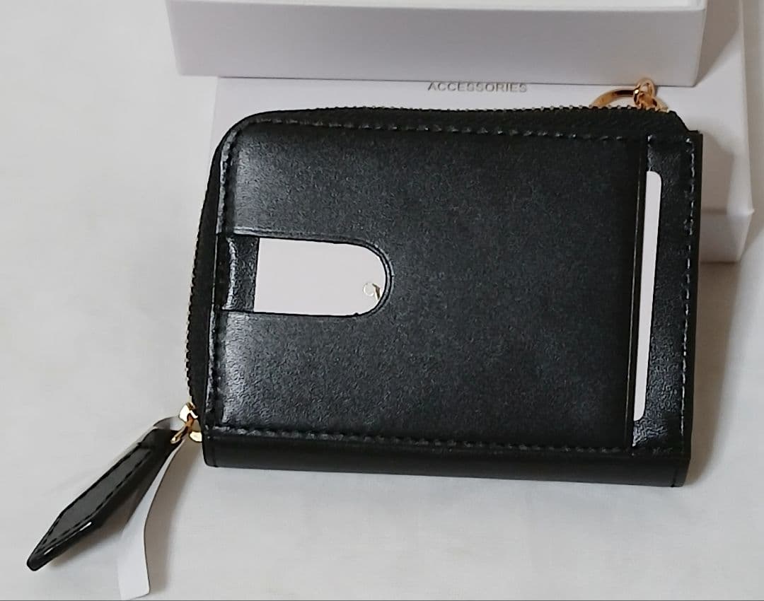 未使用★ヴィヴィアン字型ファスナーケース・パスケース付き小銭入れ　ブラック