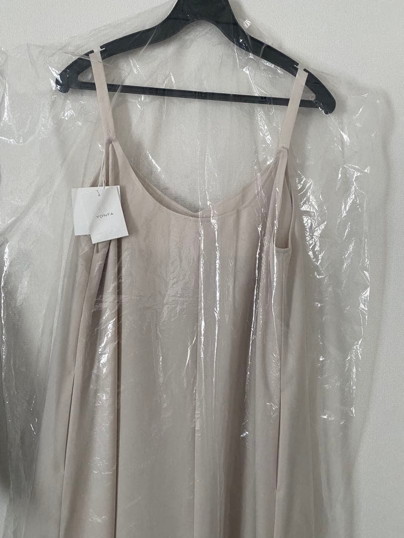 最終値下げ 新品タグ付きYONFA Vパターンドレス Mサイズ