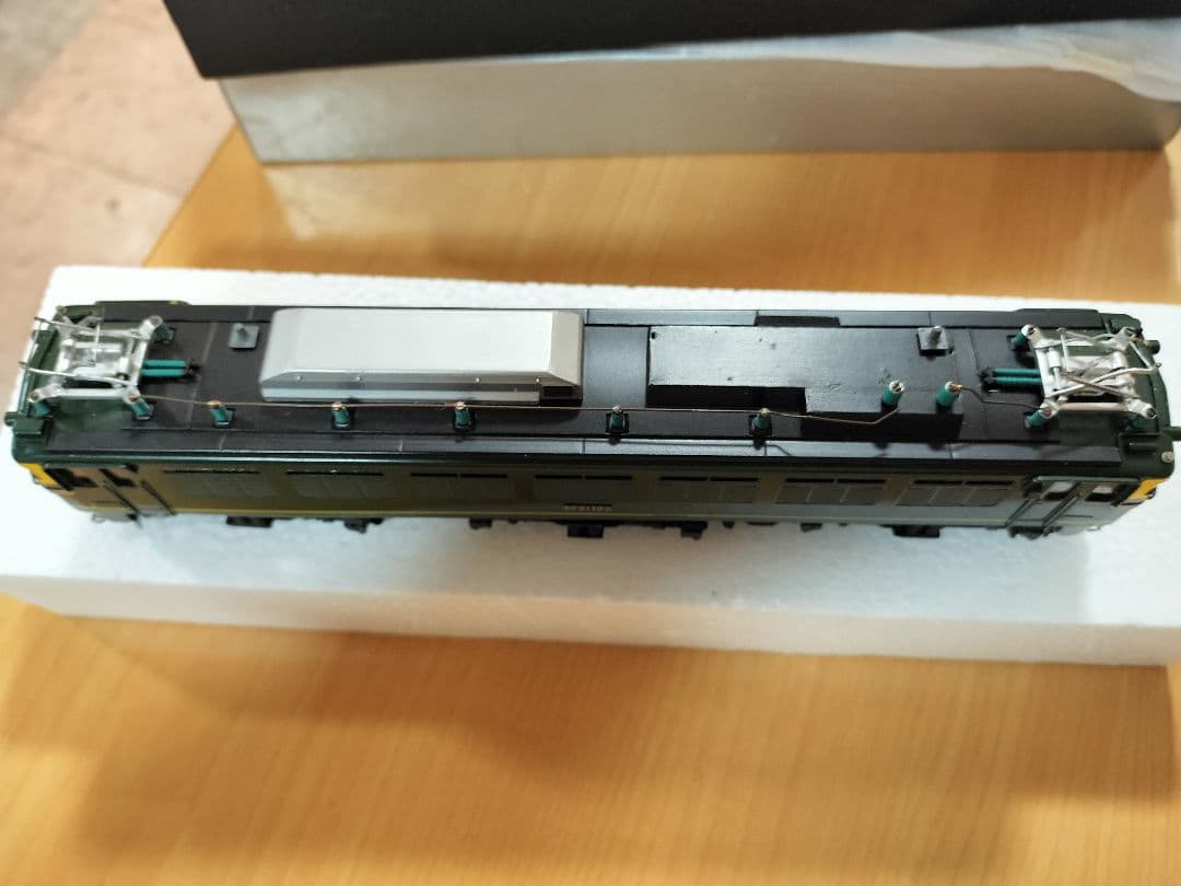 r*3様 エンドウ　EF81 トワイライトエクスプレス　HO 　電気機関車　ジャ