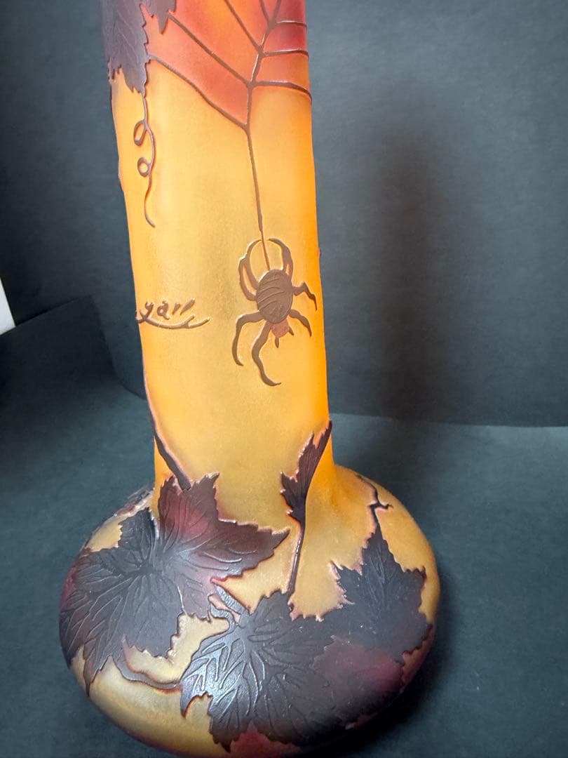 エミール・ガレ　風　ガラス製大型花瓶 高さ40cm 蜘蛛の巣のデザイン