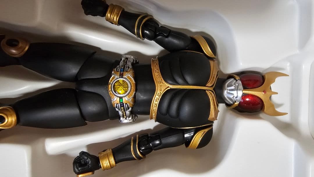 真骨彫フィギュアーツ　クウガ　二体