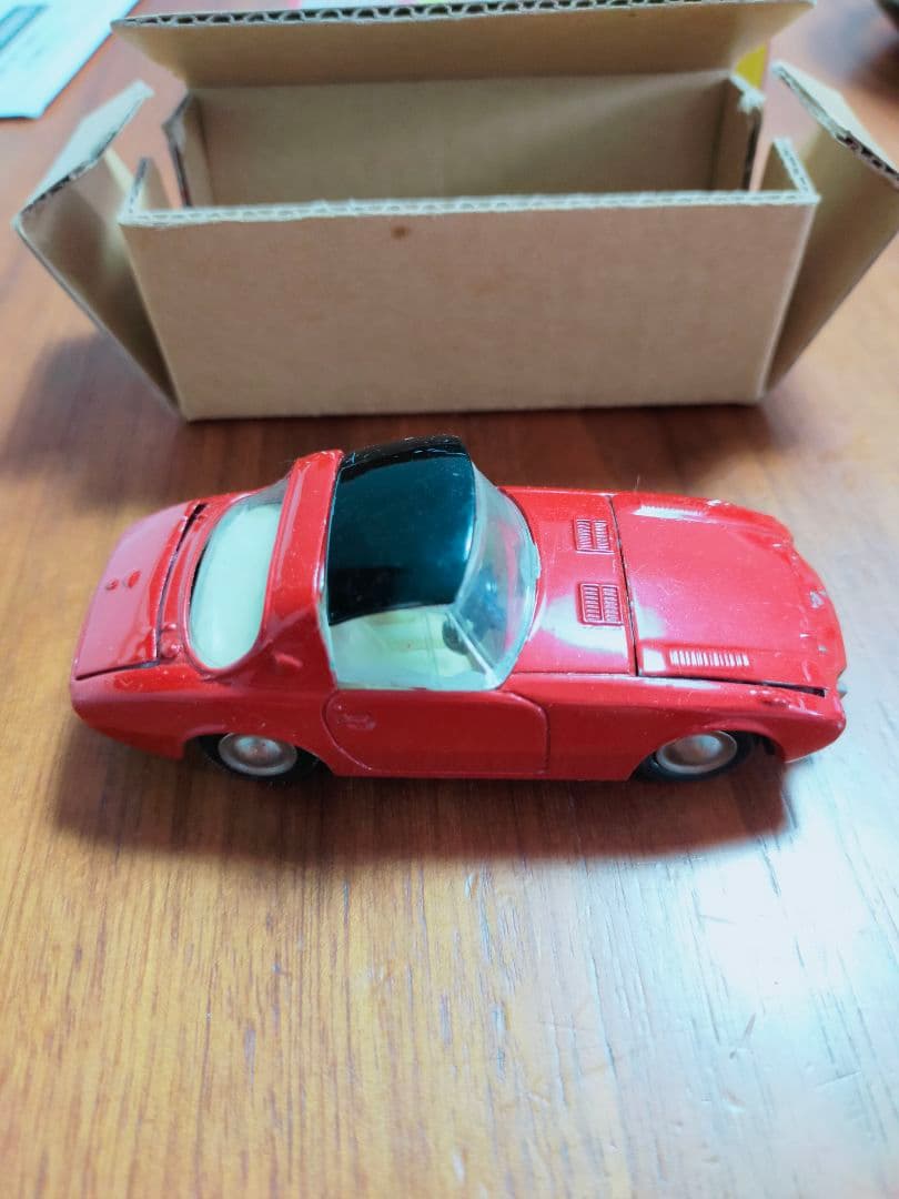 トヨタスポーツ800 　(赤/黒ルーフ 白内装) No.31　箱付き