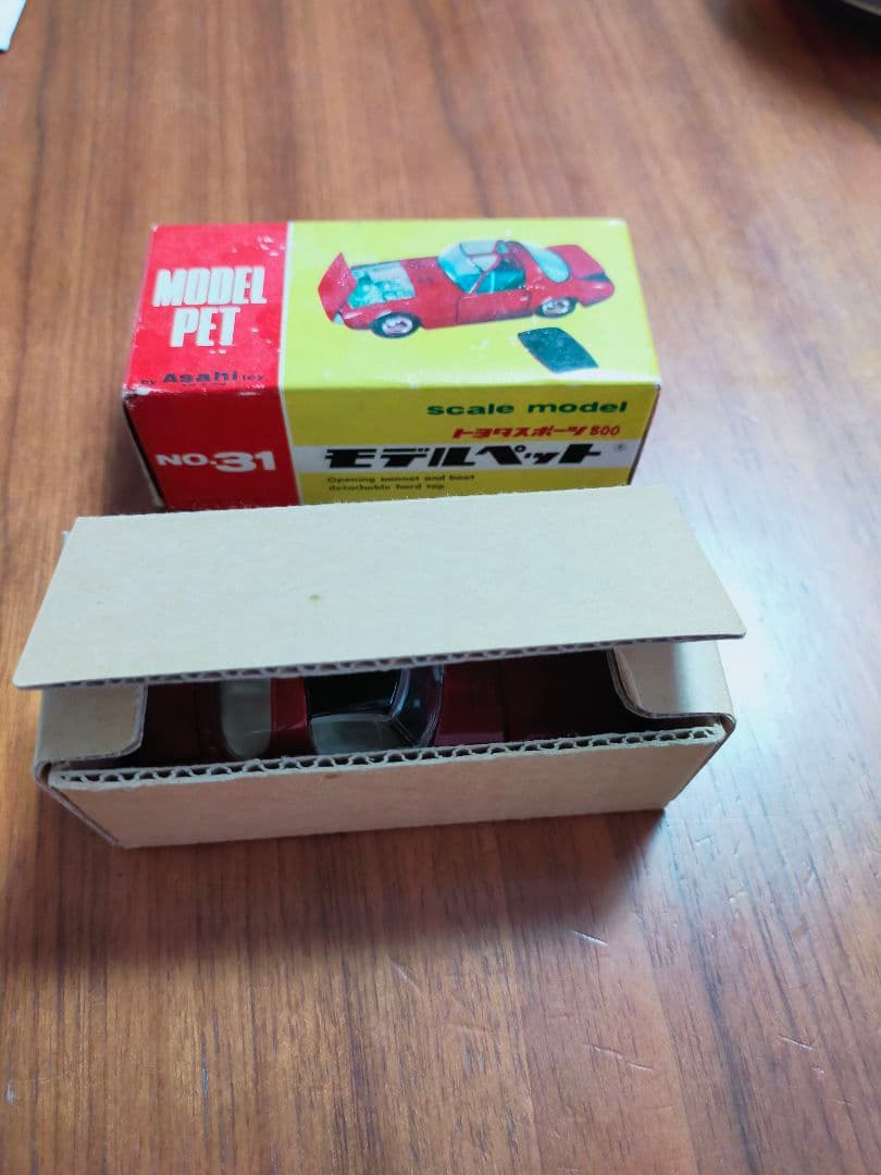 トヨタスポーツ800 　(赤/黒ルーフ 白内装) No.31　箱付き