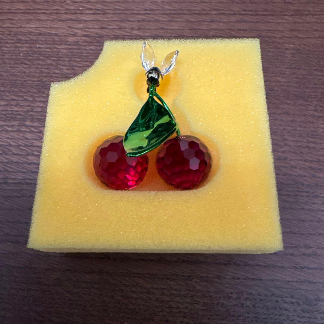 【新品・未使用】SWAROVSKI スワロフスキー　Idylliaビー＆チェリー