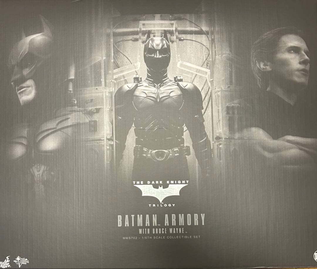 ホットトイズ　MMS702 バットマンアーマリー ブルース・ウェイン 1/6
