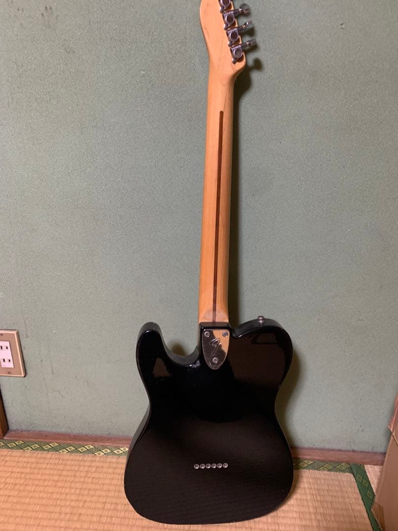 Fender Telecaster ブラックになります。